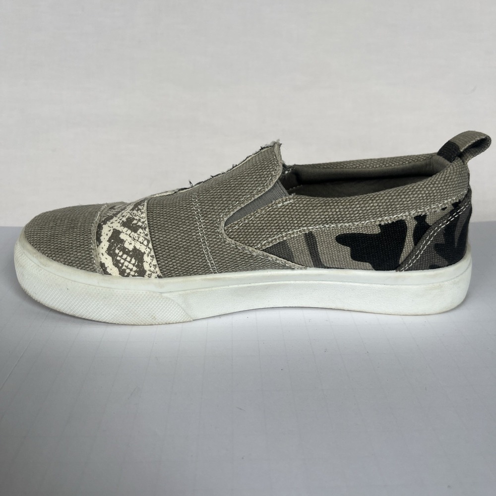 Maurices Women's Slip-On Sneakers Camo Leopard Snake Print‎ Sz 6.5 Faux